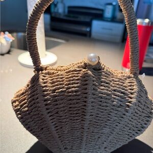 Darling seashell shaped clutch, faux pearl closure. 10.5 x 7.5 x 6.5 opening.